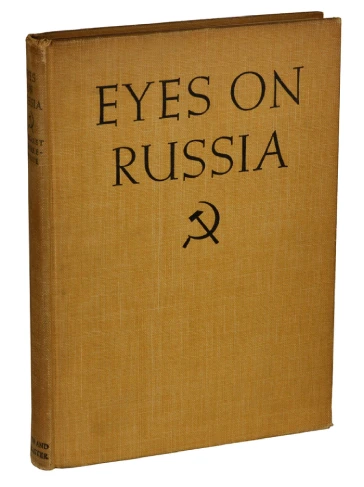 Cubierta del libro Eyes on Russia de Margaret Bourke-White considerado uno de los primeros fotolibros de la historia