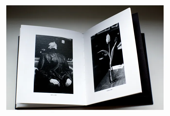 Interior del libro de fotografía Años en plata de Rafa Badia. 