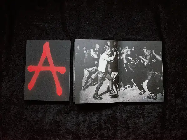 Interior del fotolibro "Ansia. La cruda expresión de la venganza".