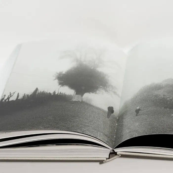 Interior del libro de fotografía "Lo que se ve" de la fotógrafa Adriana Lestido