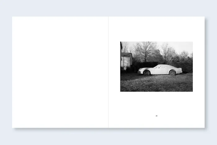 Interior del fotolibro Greater Atlanta de Mark Steinmetz