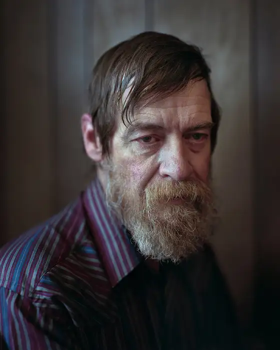 "Grays the mountain sends" de Bryan Schutmaat