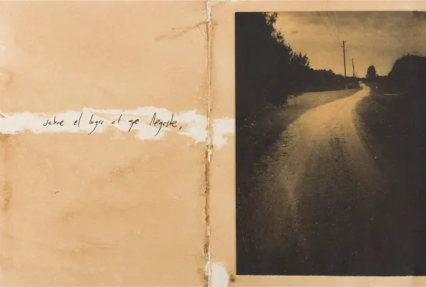 Interior del fotolibro "Al borde de todo mapa" de Juanan Requena