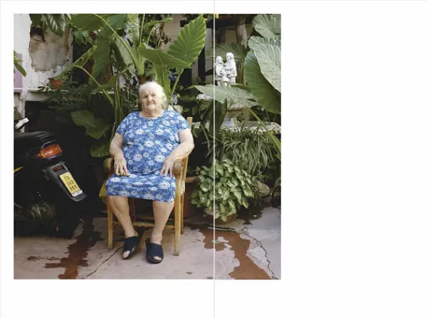 Interior del fotolibro Dalind de Juan Valbuena