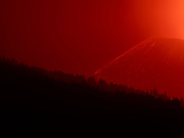 Las cuatro estaciones del volcán Tajogaite en ochenta y cinco vistas 