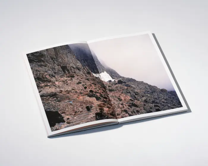Interior del fotolibro "Les rochers fauves"