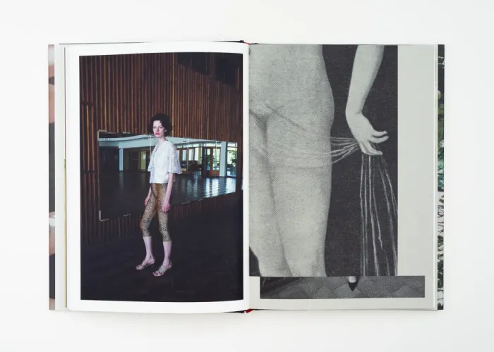 Interior del fotolibro "УYY" de Yelena Yemchuk