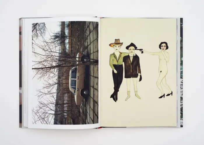 Interior del fotolibro "УYY" de Yelena Yemchuk