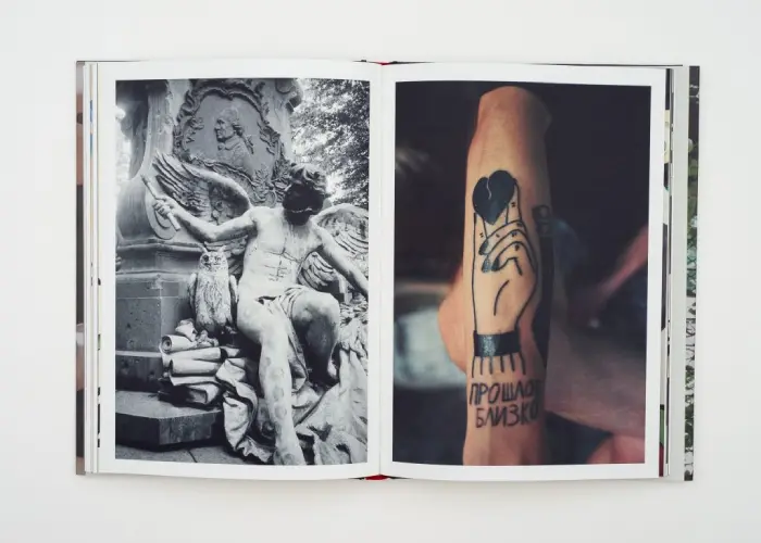 Interior del fotolibro "УYY" de Yelena Yemchuk