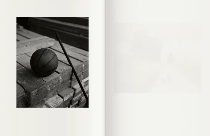 Interior del fotolibro On nous a dit qu’il n’y avait rien et nous sommes allés le chercher de Israel Ariño