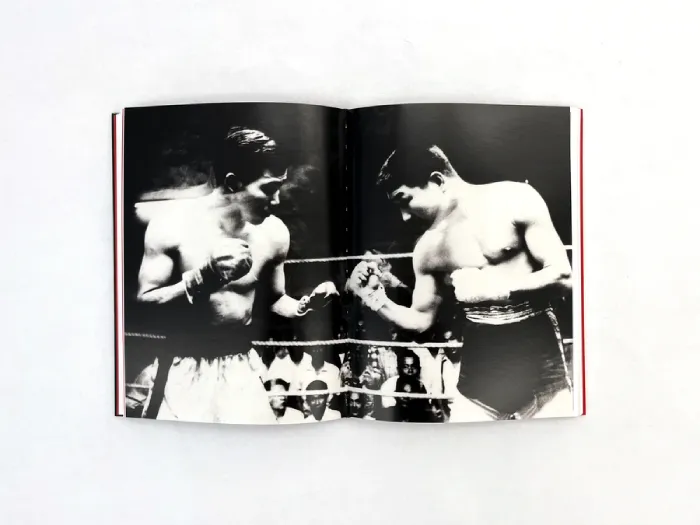 Interior del fotolibro "¿Quién merece morir?" de Sofía Moro