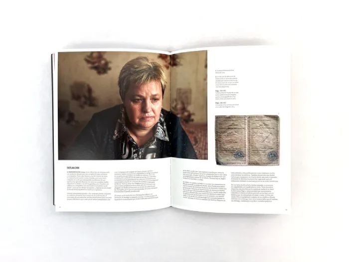 Interior del fotolibro "¿Quién merece morir?" de Sofía Moro