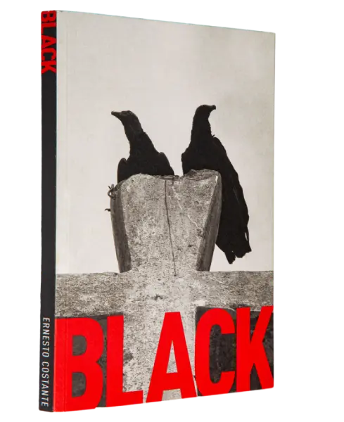 Cubierta del fotolibro "Black" de Ernesto Costante.