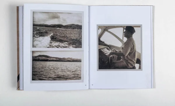 Interior del fotolibro "El baúl, miradas cruzadas de Herman Sifontes Tovar.