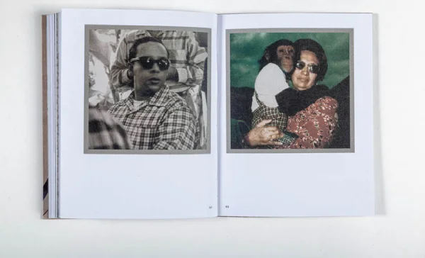 Interior del fotolibro "El baúl, miradas cruzadas de Herman Sifontes Tovar.