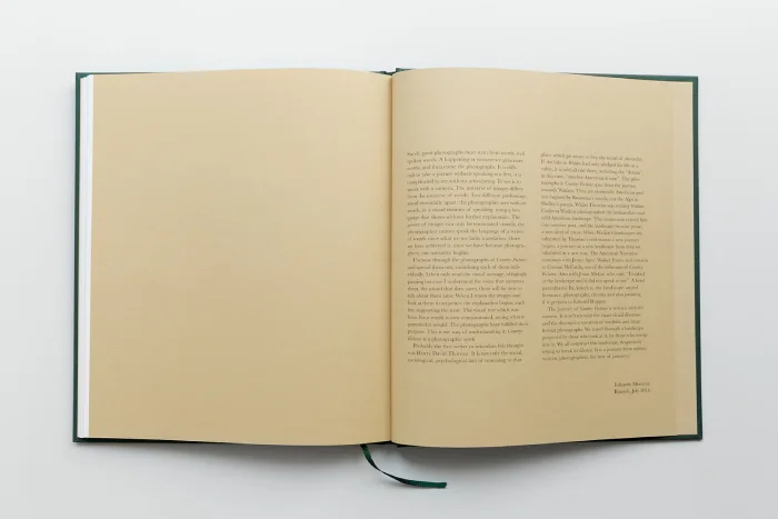 Interior del fotolibro Cubierta del fotolibro "Country fictions" de Juan Aballe.