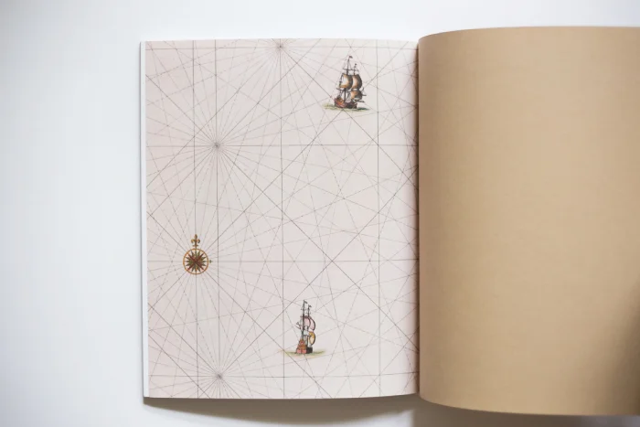 Interior del fotolibro "Last Best Hope", publicado por Another Place Press.