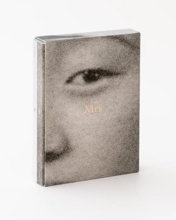 Estuche fotolibro "Mr & Mrs" de la fotógrafa Suwon Lee.