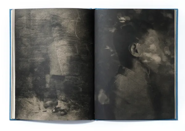 Interior del fotolibro Ctonio de Alessandra Calò.