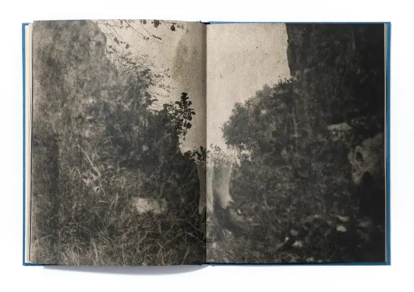 Interior del fotolibro Ctonio de Alessandra Calò.