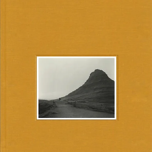 Cubierta del fotolibro "Gone Too Far" del fotógrafo Atef Talbi.
