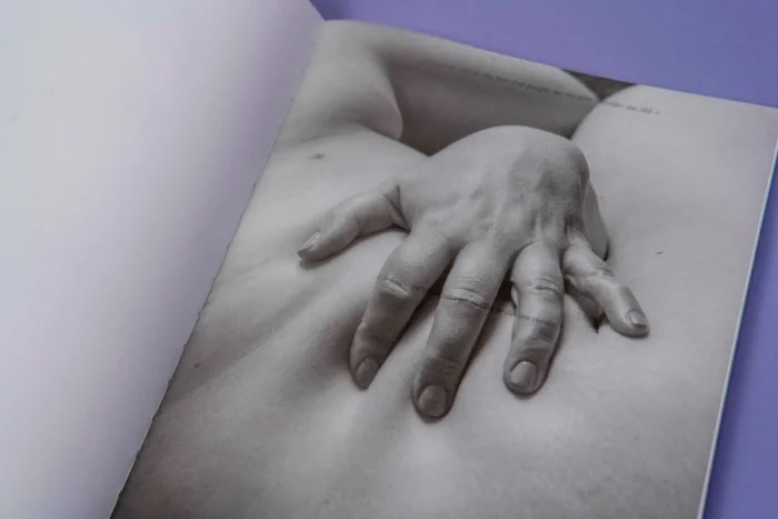 Interior del fotolibro "Belles mômes" de Clélia Odette.