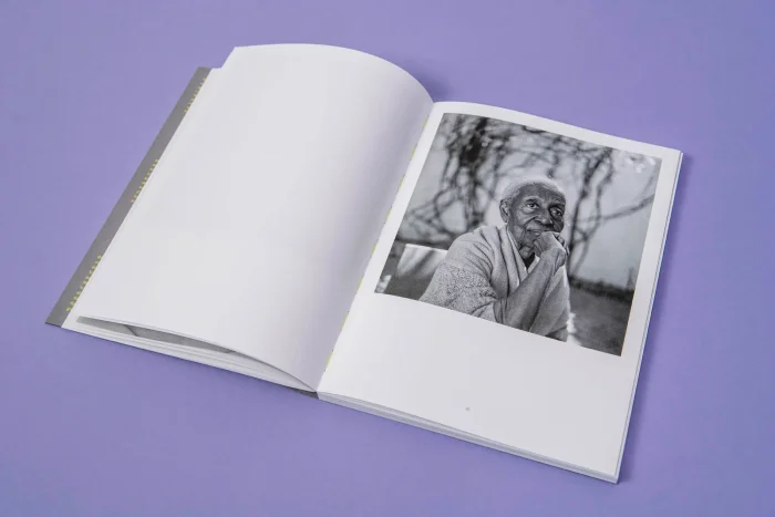 Interior del fotolibro "Belles mômes" de Clélia Odette.